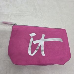 IT Cosmetics Hot Pink Canvas Makeup Bag Silver Logo NWOT Glam Zippered